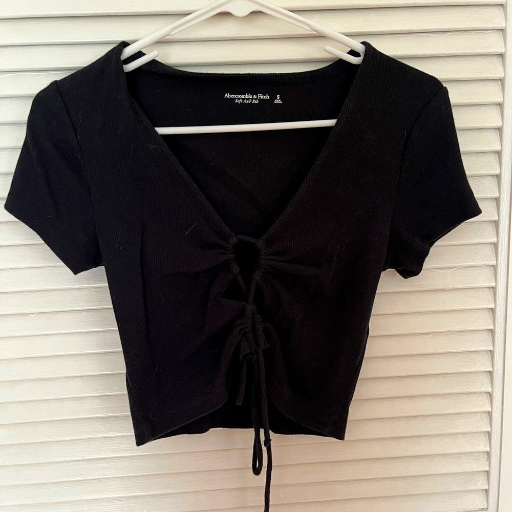 Abercrombie black tie front top small